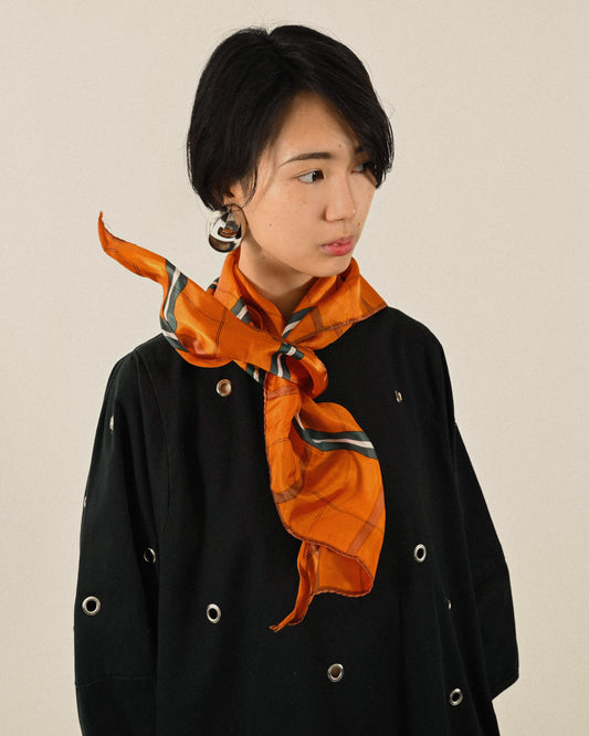 Upcycling塑形三角古著絲巾