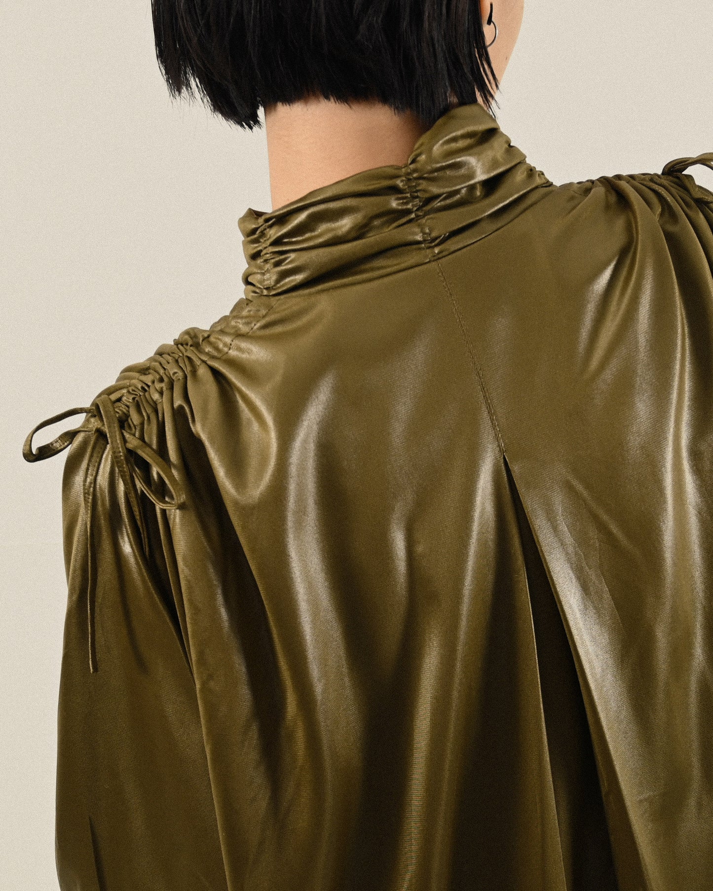 日本製光緞質感傘狀古著風衣