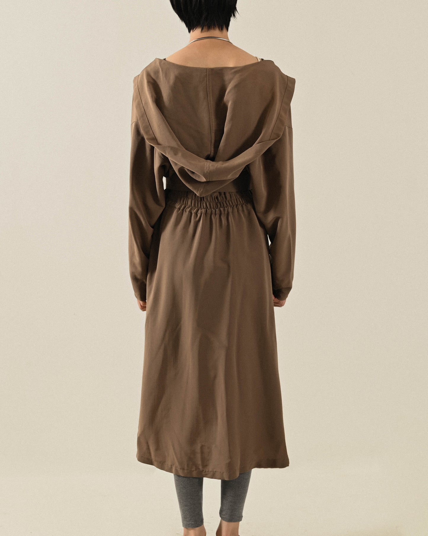 飄逸輪廓純色長版古著風衣