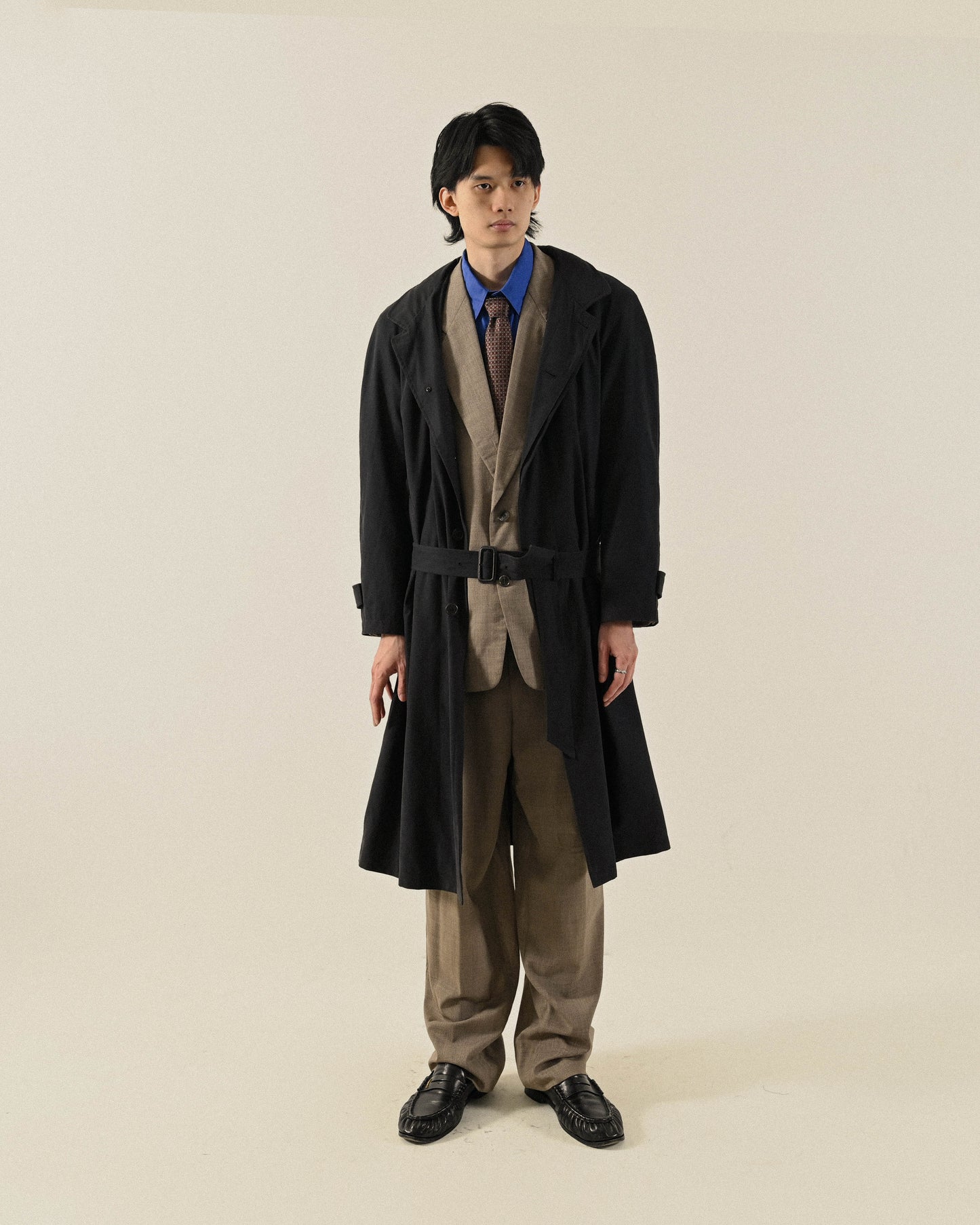 經典輪廓純色絨面古著風衣