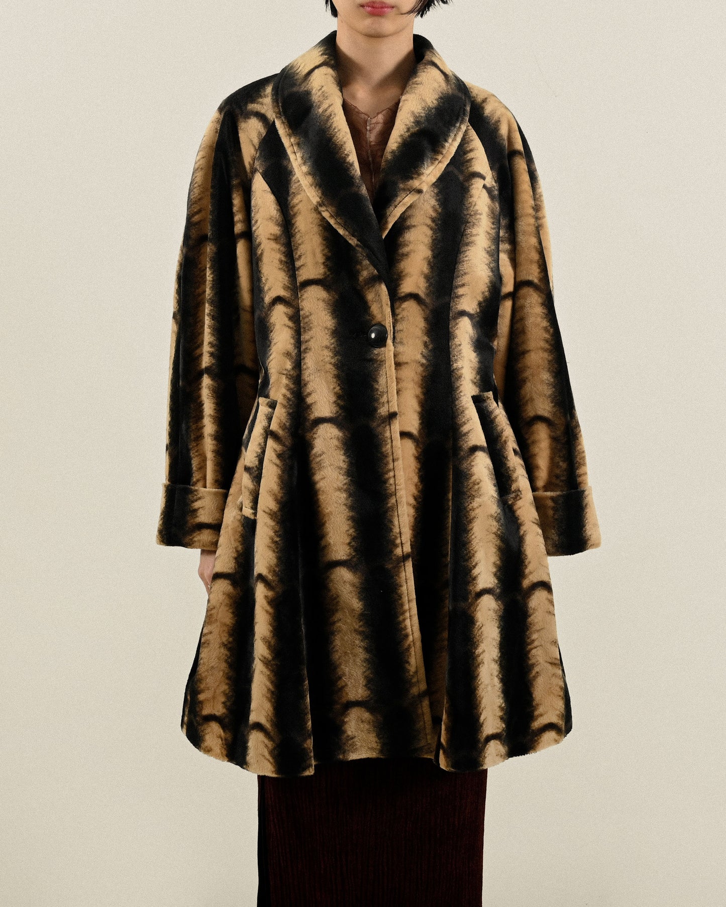 絲瓜領型絨毛印花古著大衣