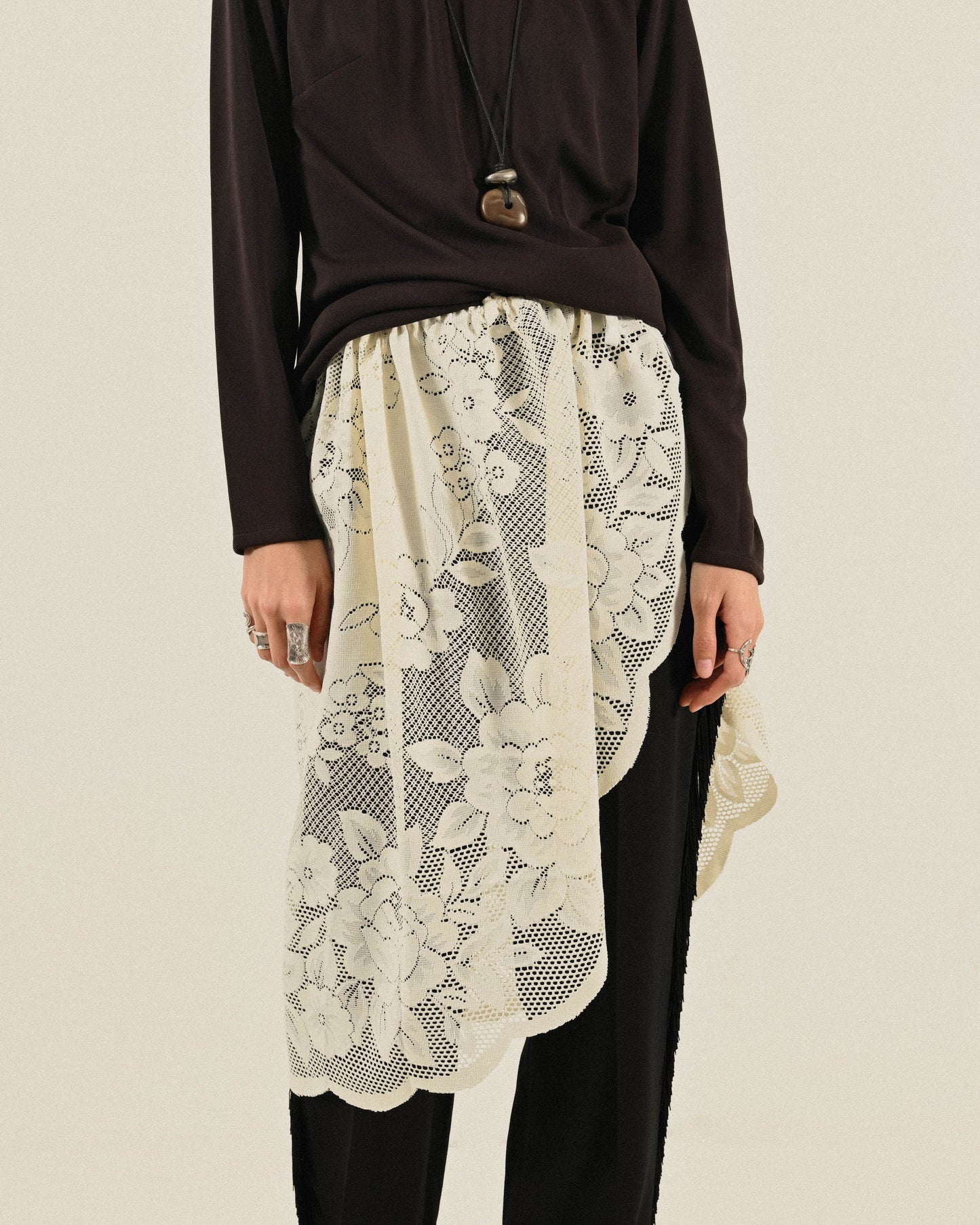 Upcycling花卉蕾絲裝飾圍裙