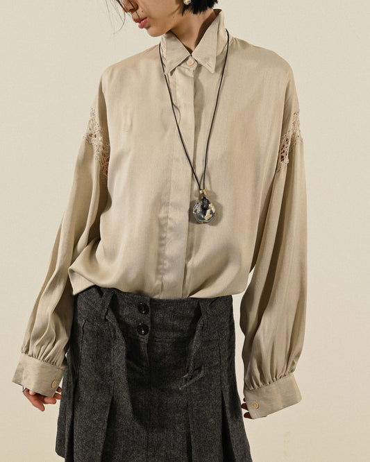 蕾絲拼接反折領緞布古著襯衫
