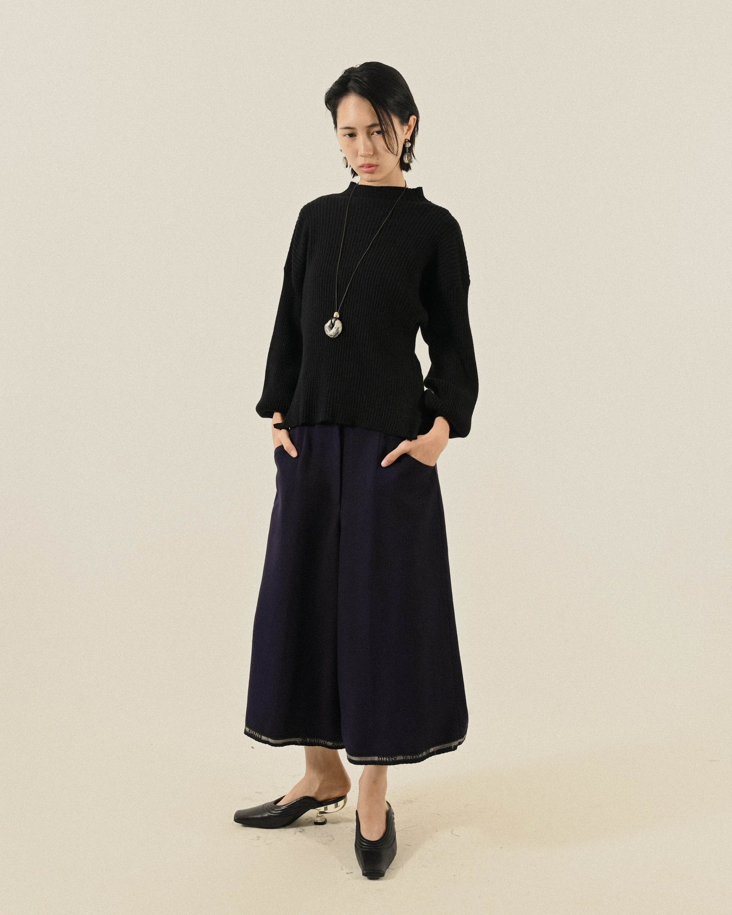 鐘型褲腳薄毛古著寬褲