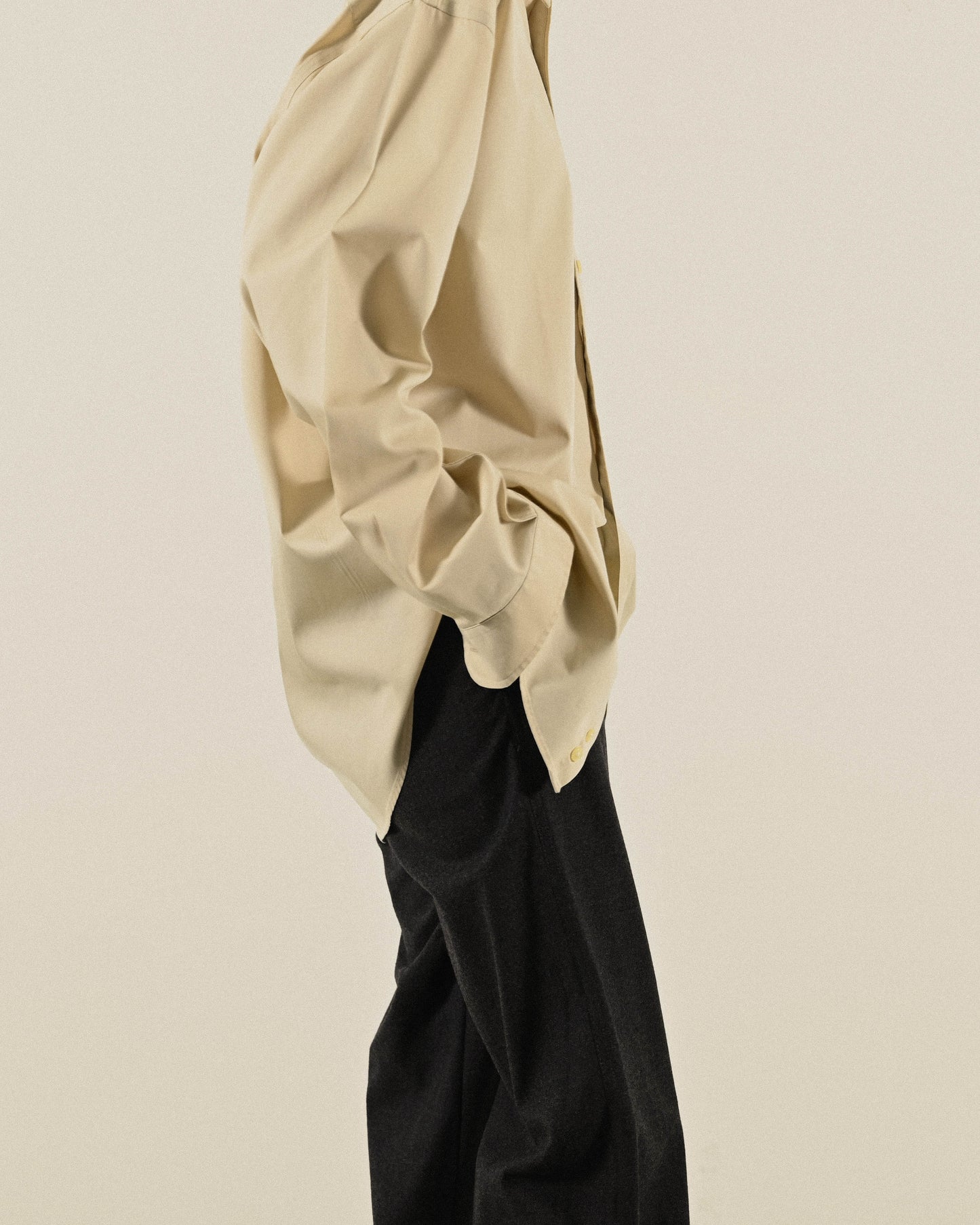 經典輪廓純色古著襯衫