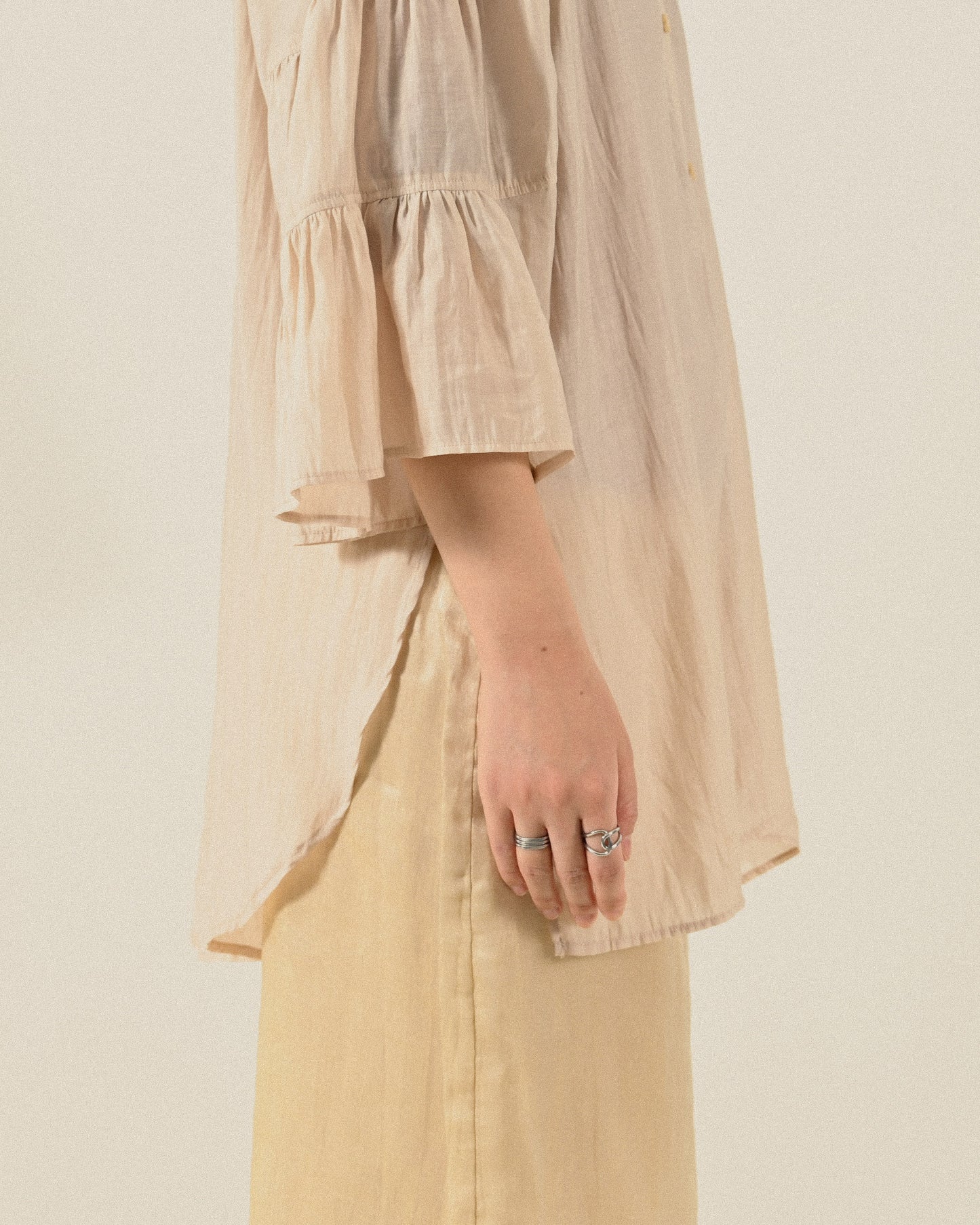 飄逸輪廓抽褶寬袖古著上衣