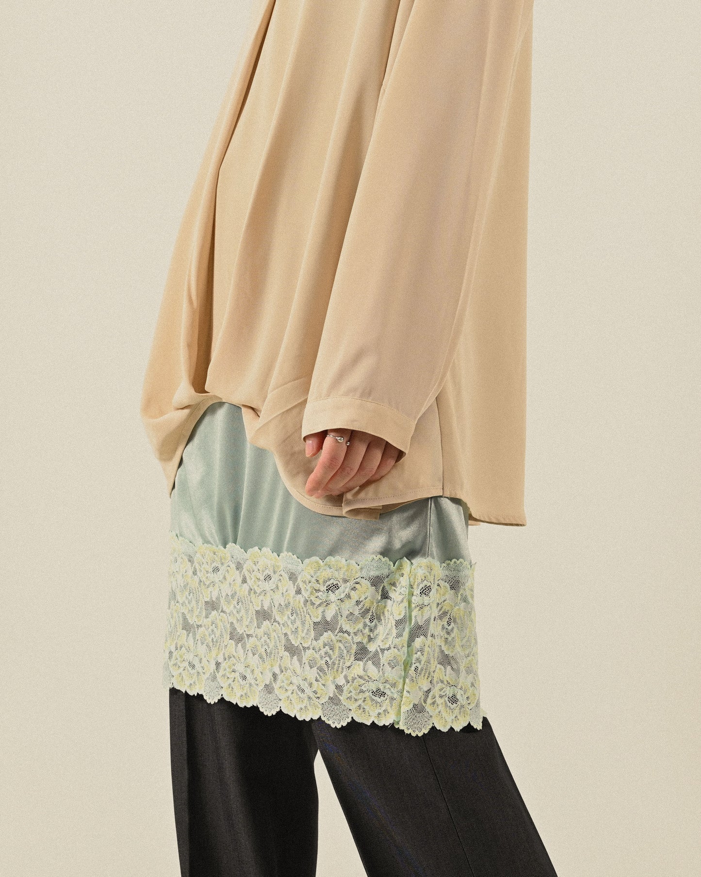 蕾絲綴飾細肩帶古著洋裝襯裙