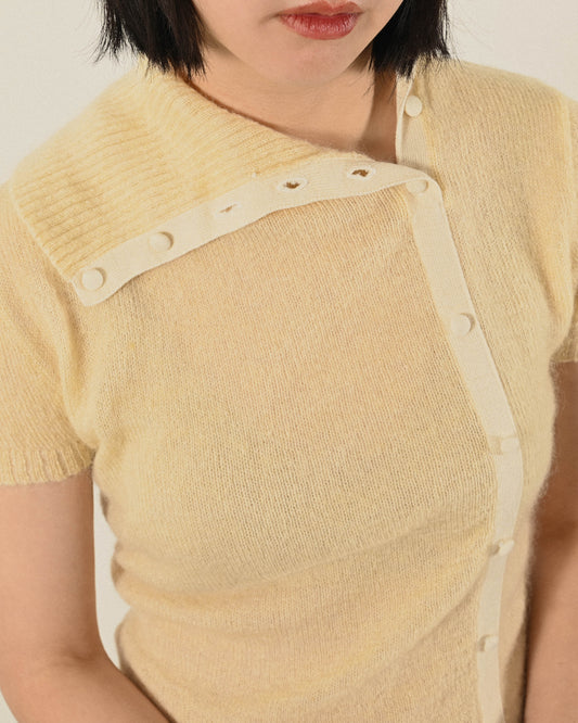 不對稱翻領輕薄針織古著上衣