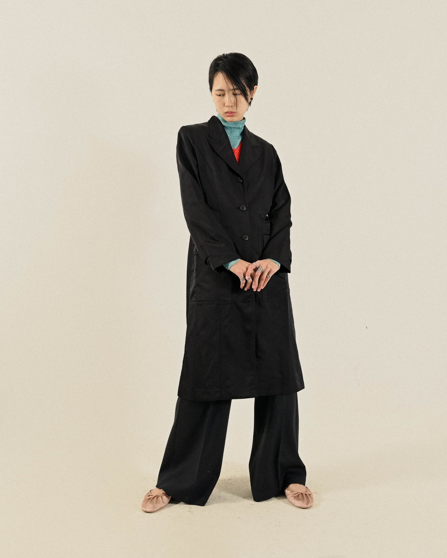 俐落輪廓純色古著風衣