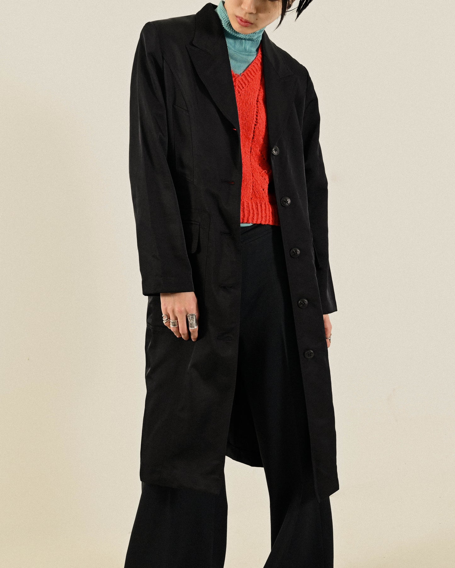 俐落輪廓純色古著風衣