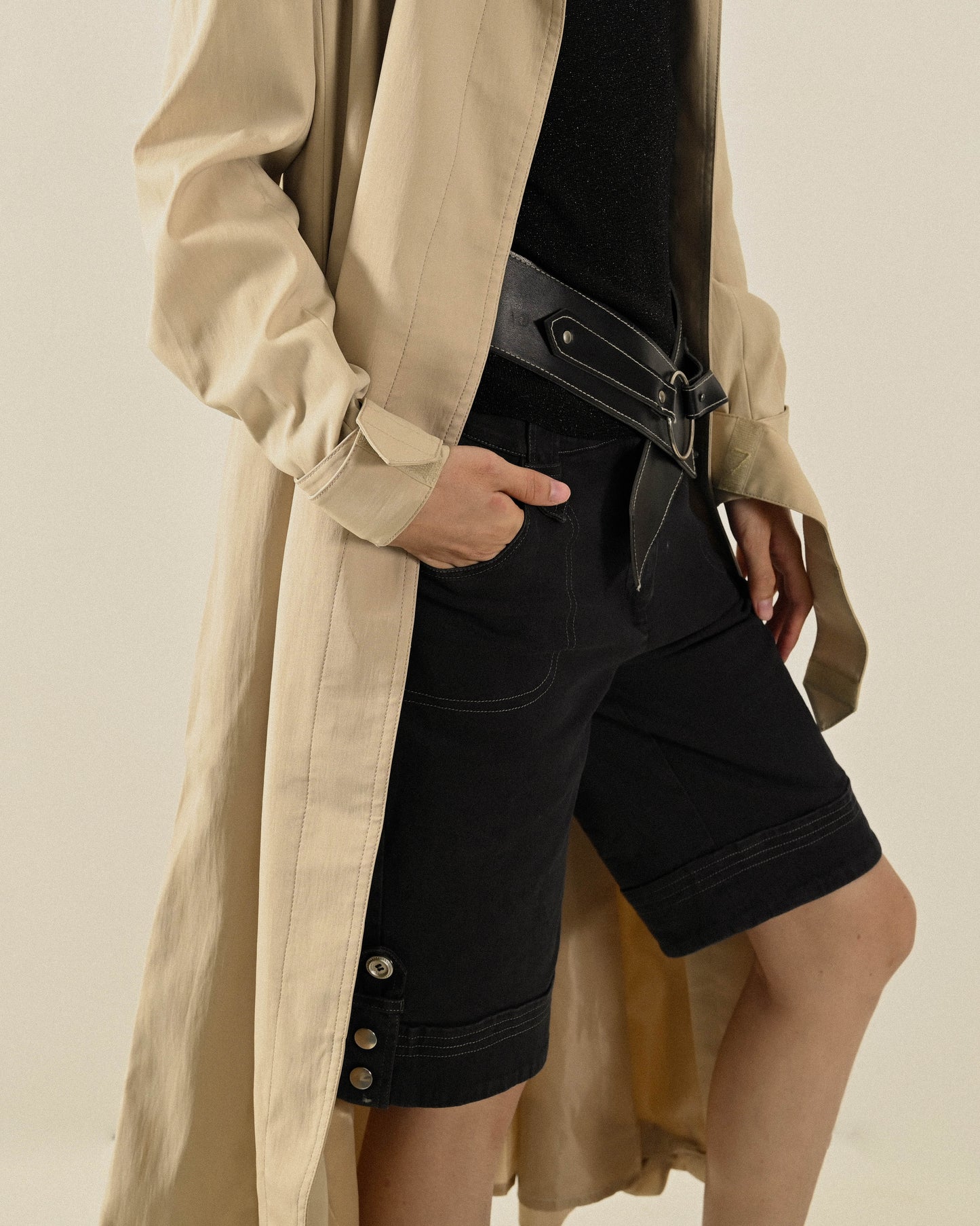 寬大翻領純色長版古著風衣