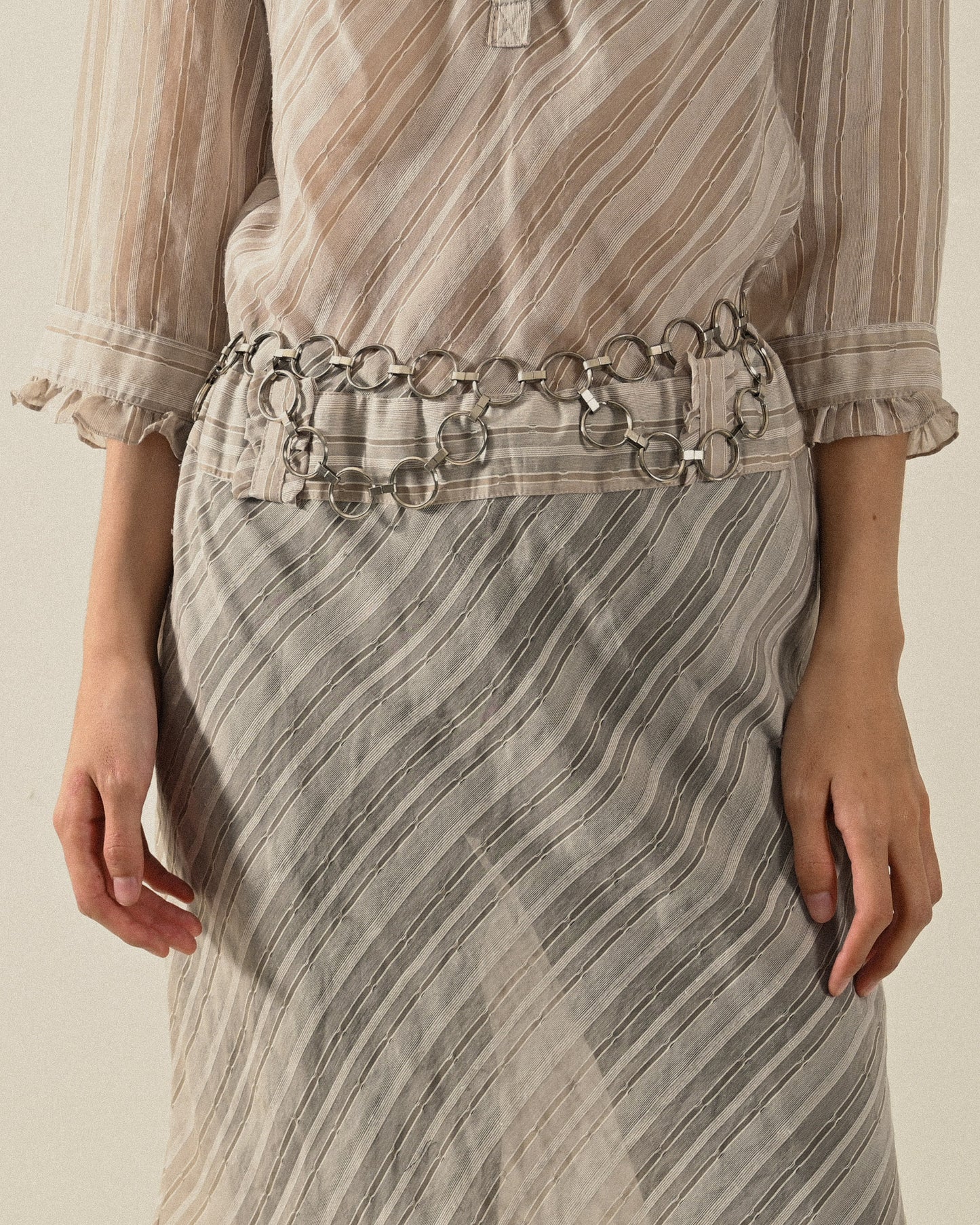 金屬圈環串接腰鍊