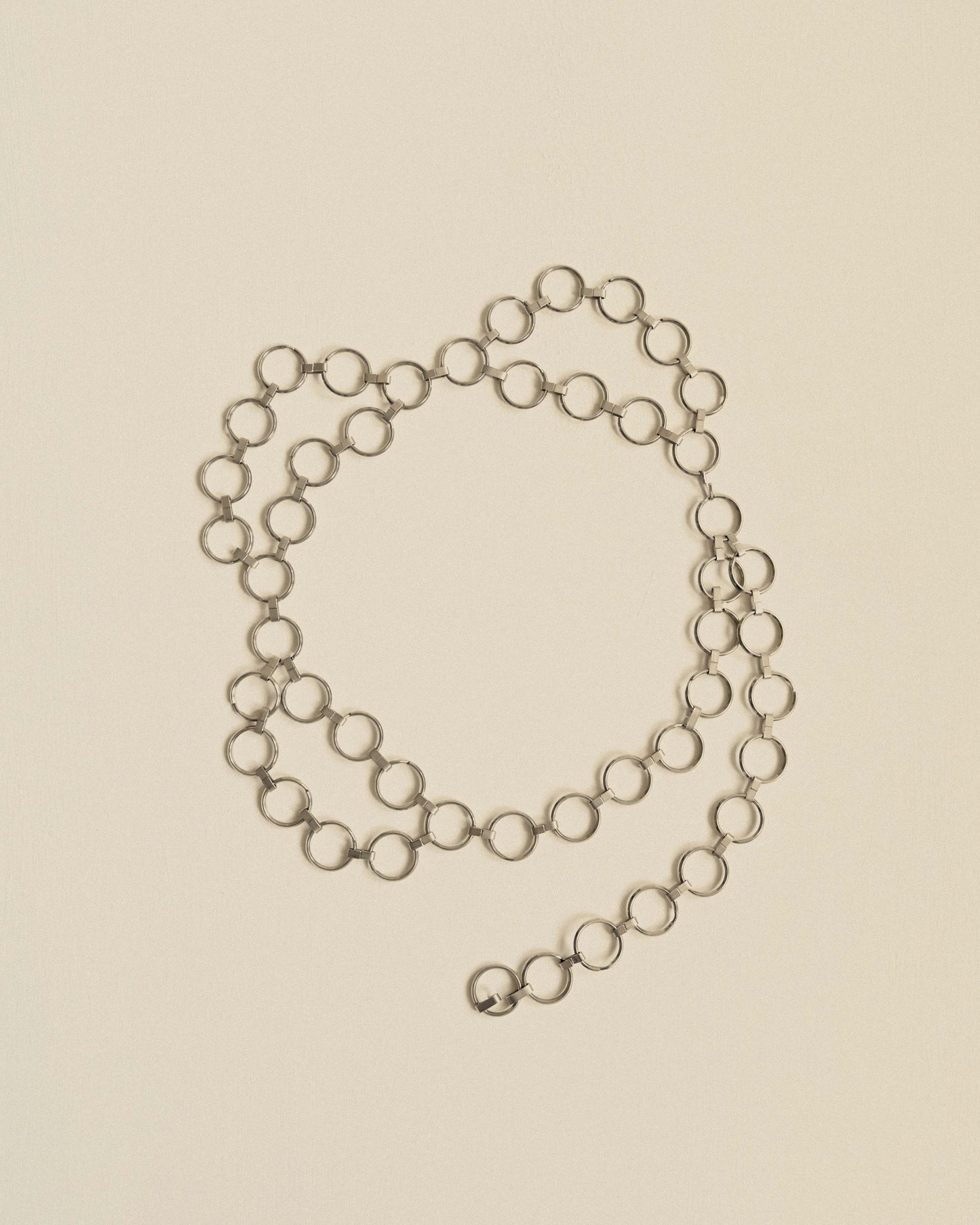 金屬圈環串接腰鍊