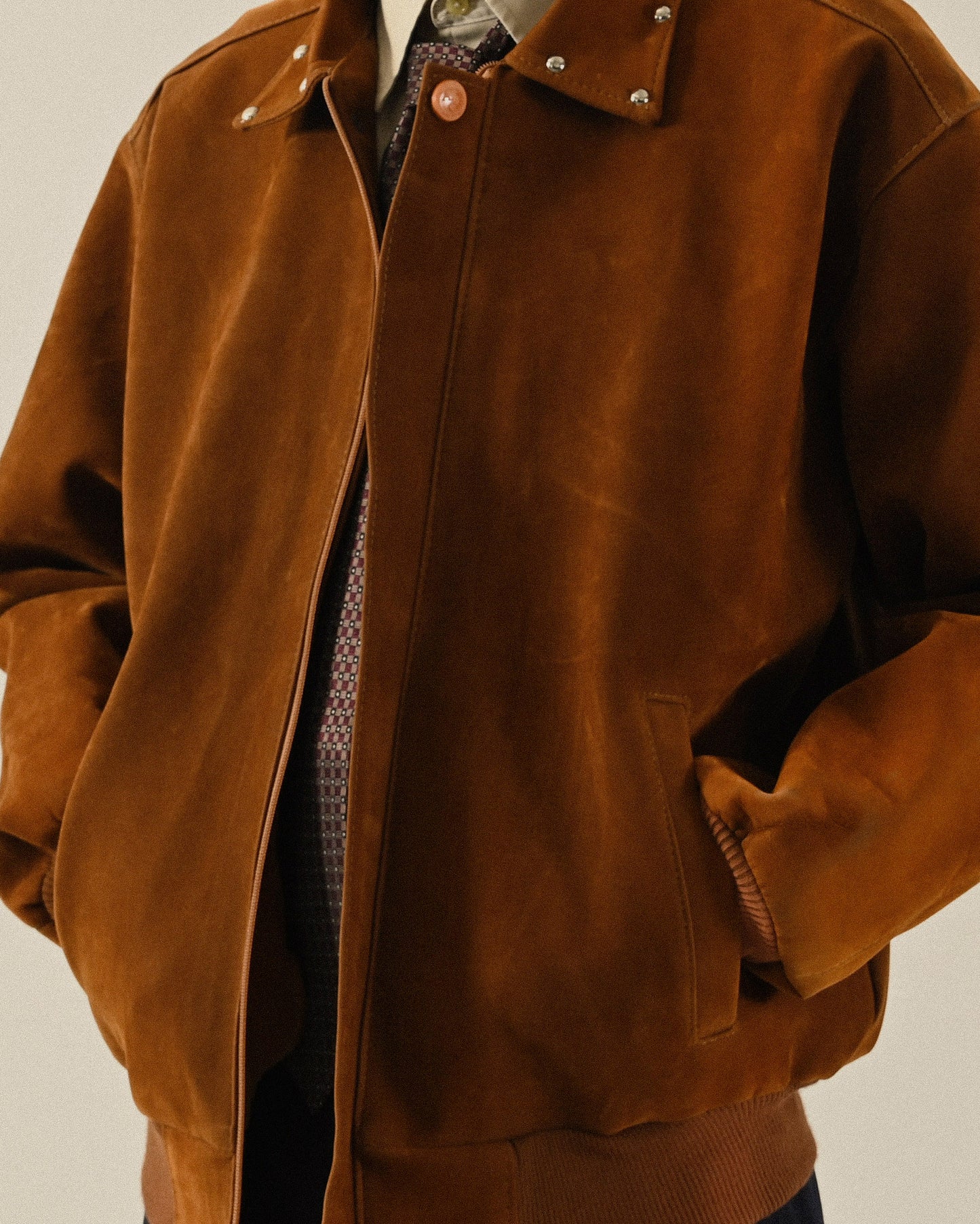 Upcycling釘釦細節絨面古著夾克外套