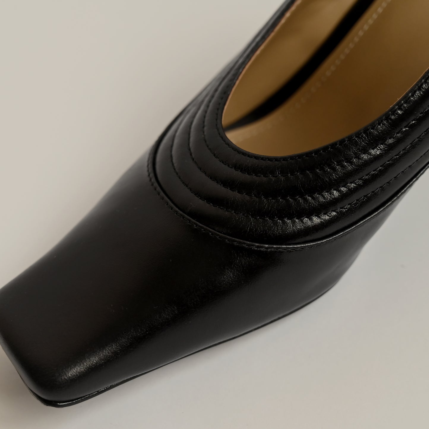Zhong Zixin 繡縫透明跟穆勒鞋－黑